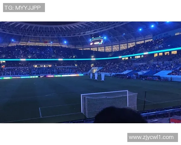 当球迷高声呼唤球星名字那一刻激情与信仰在绿茵场上燃烧