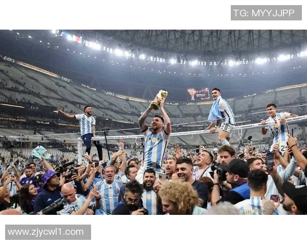 球星亲足球背后的故事与情感探析:他们与足球的深厚羁绊 球星亲足球背后的故事与情感探析:他们与足球的深厚羁绊